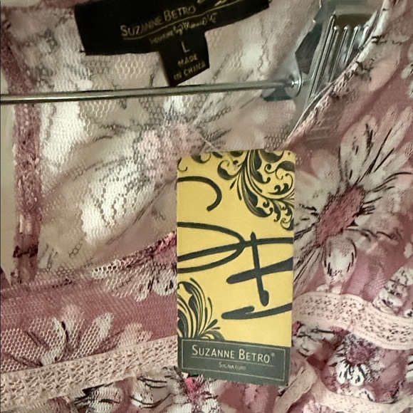 Suzanne Betro Mauve Floral Lace Blouse NWT - Picture 2 of 5